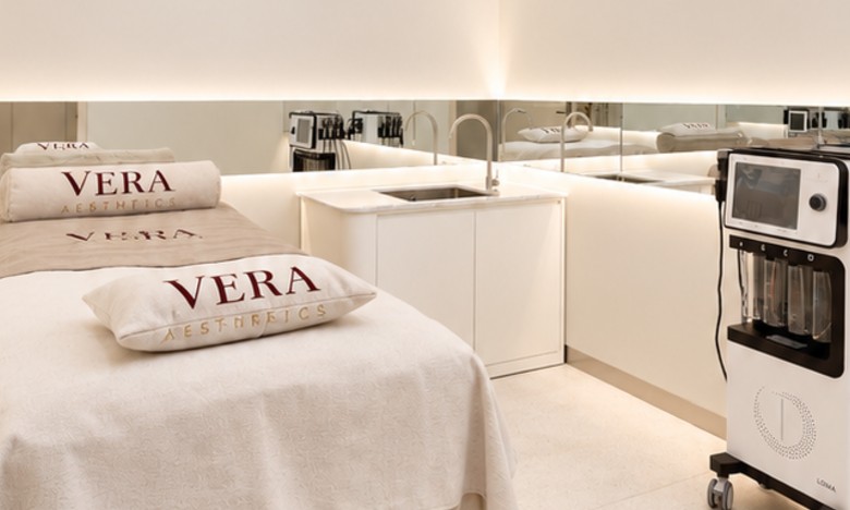 Treatment room at Vera Aesthetics Phnom Penh where thread lift aftercare is explained Treatment room at Vera Aesthetics Phnom Penh where thread lift aftercare is explained